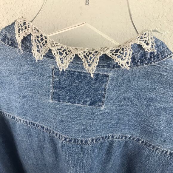 Vintage Levi's Chambray Denim Shirt Shacket Oversized Upcycled Doily Lace Boho L - Picture 6 of 16